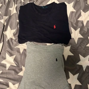 Två polo Ralph lauren t-shirts  - Säljer dessa par feta polo Ralph lauren t-shirts båda för 500 en för 300 Hör av er vid frågor eller funderingar 