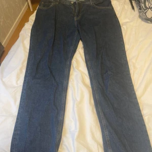 Jeans - Lågmidjade, aldrig använda, normal i storleken 