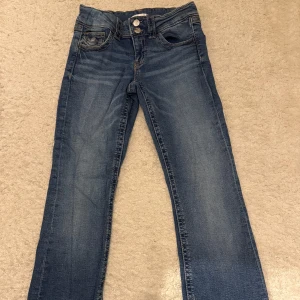 Lågmidjade jeans - Jeans från Gina Young, säljer då dem aldrig kommit till användning 💞passar storlek xs
