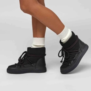 Intressekoll!! - En intressekoll på mina svarta inuikkis i storlek 39💗