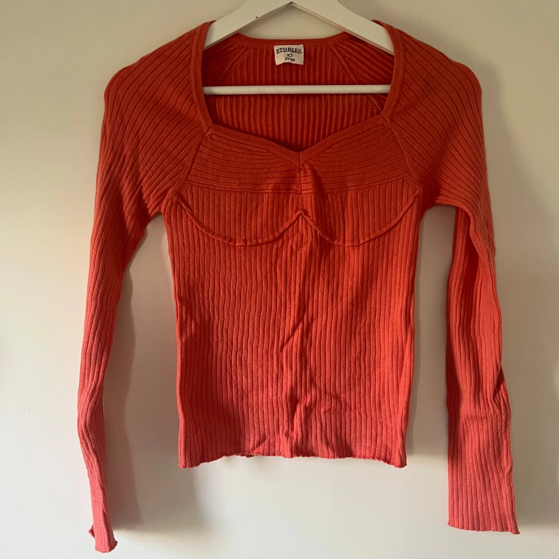 Röd ribbad tröja från Other Stories