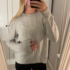 Stickad tröja  - Okej skick! Kom privat för fler bilder 🤍