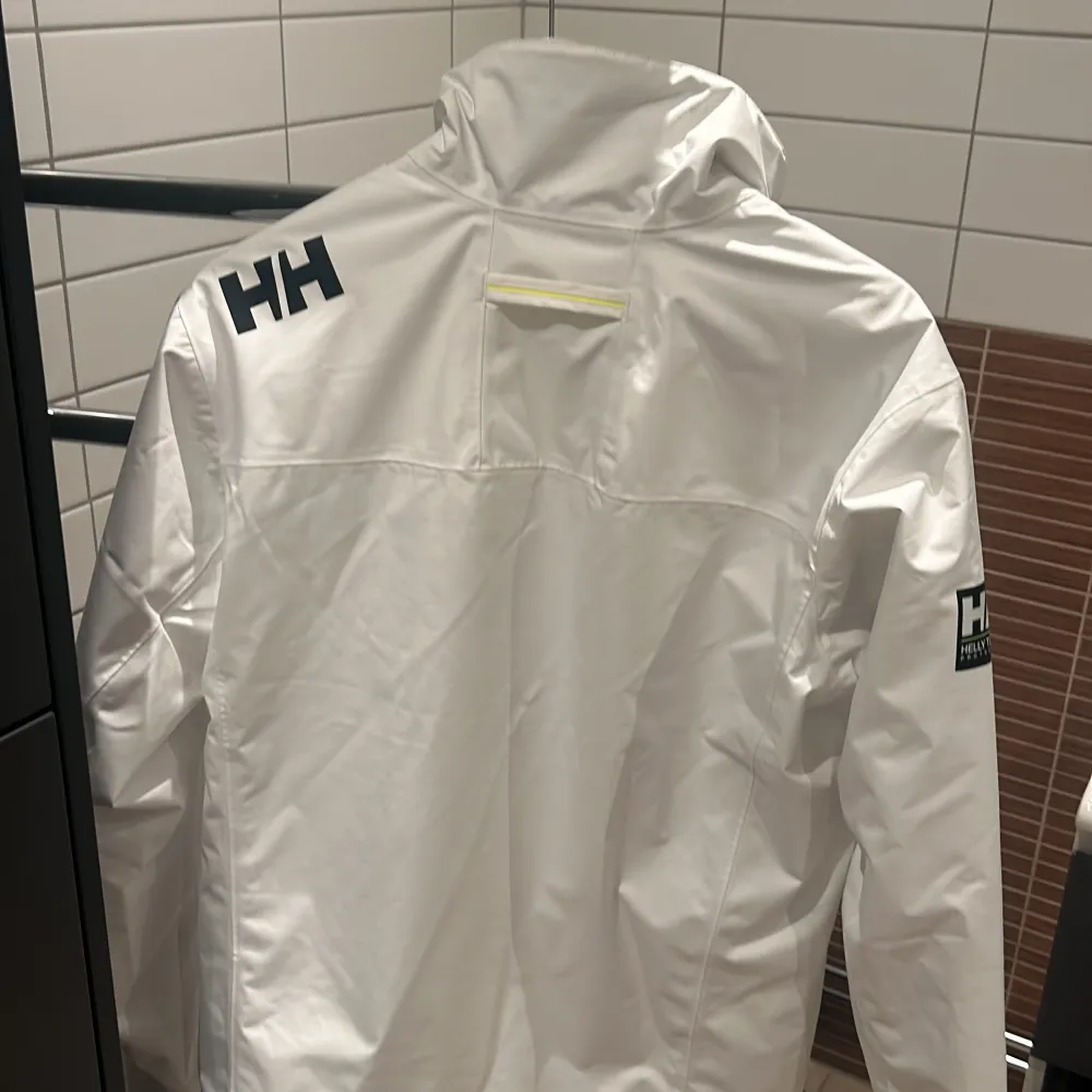 Ny helly hansen jacka  Storlek s Skicka 10/10. Jackor.