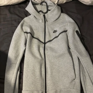 Nike Tech fleece - Säljer denna då den inte längre kommer till användning. Hör av dig vid frågor