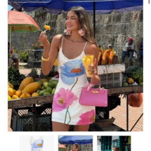 Klänning  - Skitcool miniklänningar. Aldrig använt så i nyskick. Köpt för ca 350kr.