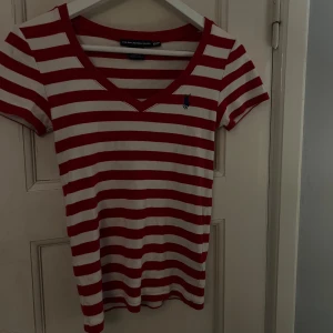 Ralph Lauren Tröja - topp ifrån ralph lauren som inte kommer till användning❤️ skriv för fler bilder