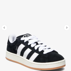 Campus 00s - Använda fåtal gånger, inga tydliga defekter på att skorna är använda! Köpte dem i våras för 1800 kr