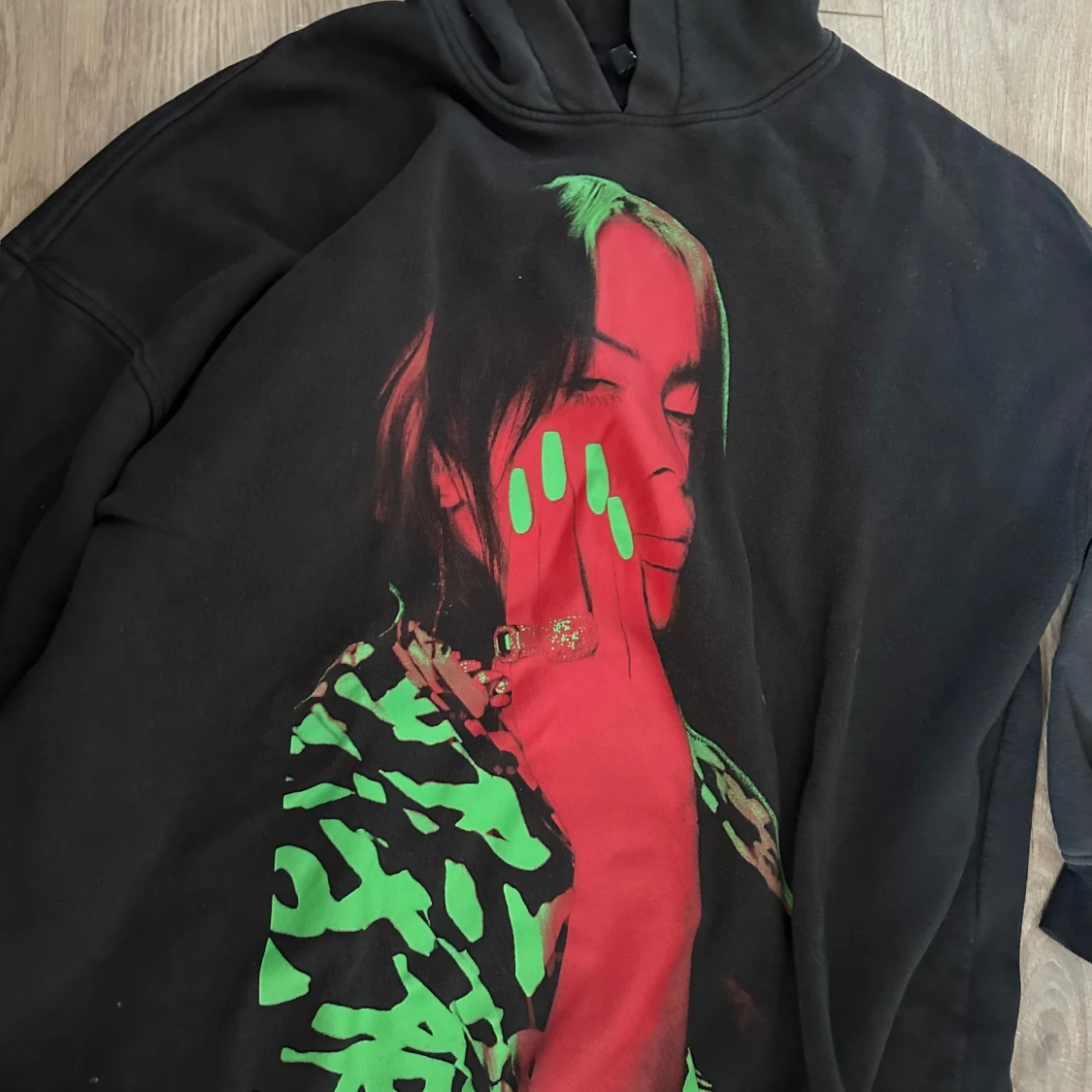 Billie eilish tröjor