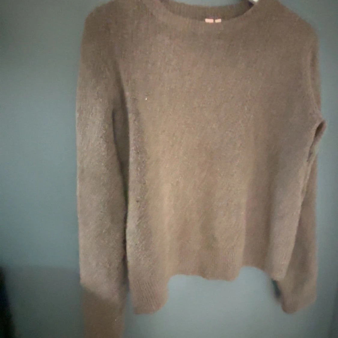 Brun stickad tröja  - 90