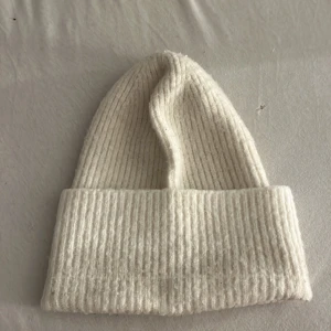 söt mössa💗 - En mössa från gina tricot, jätte gosig och perfekt till vintern.💗💗💗