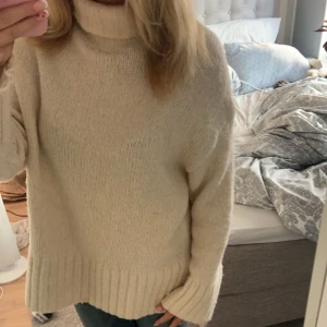 Stickad polo tröja - Storlek xs. I fint skick💗