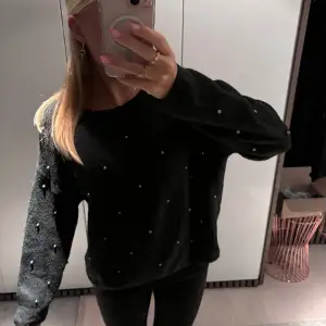 Stickad tröja från H&M!! 🥰 M men passar S också