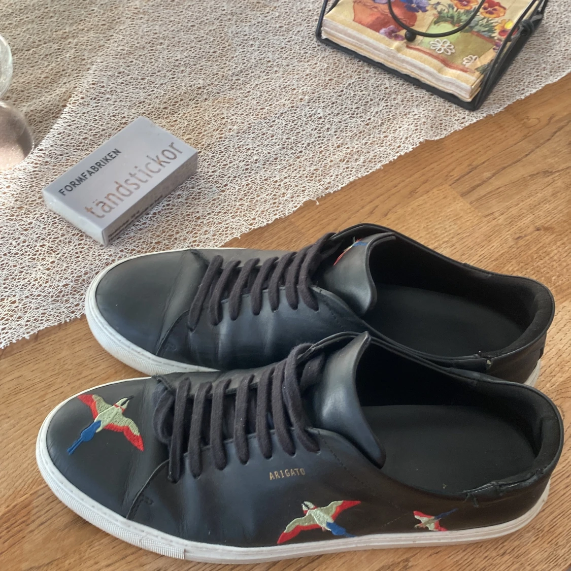 Feta grischskor - 90