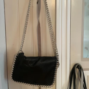 Kedje vöska - Populär kedjeväska, köparen står för frakt 💓 postar dagen efter 