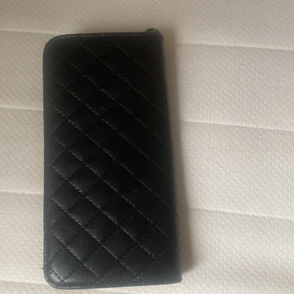 Svart quiltad plånbok - 90