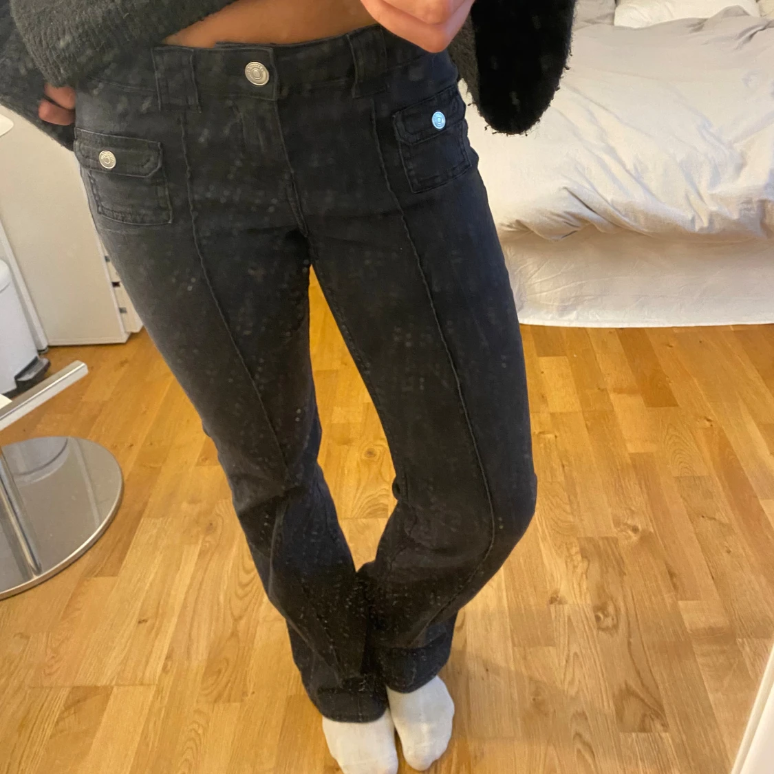 Svarta cargo byxor  - 90