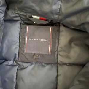 Jacka - Bra skick men har en defekt som går att sy. Pris kan diskuteras 