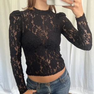 Spetstopp - Långärmad spetstopp, stretchig 🖤