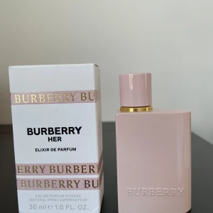 Burberry Her Elixir de Parfum - Burberry Her Elixir de Parfum in 30 ml. Only few sprays used. 