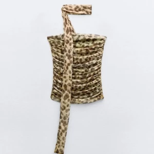 Zara leopardtopp - Köpte på zara men har ändrats bara testat den!❤️ nyskick