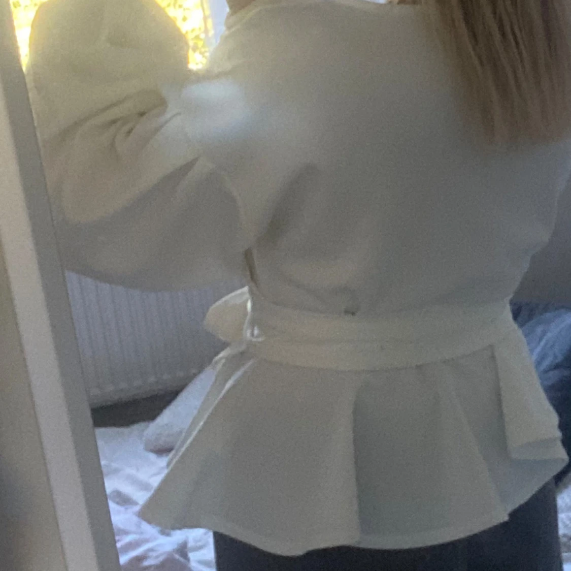 Vit omlott blus - 90