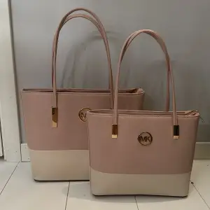 Jätte fina väskor från Michael kors kom privat för enskilt köp 