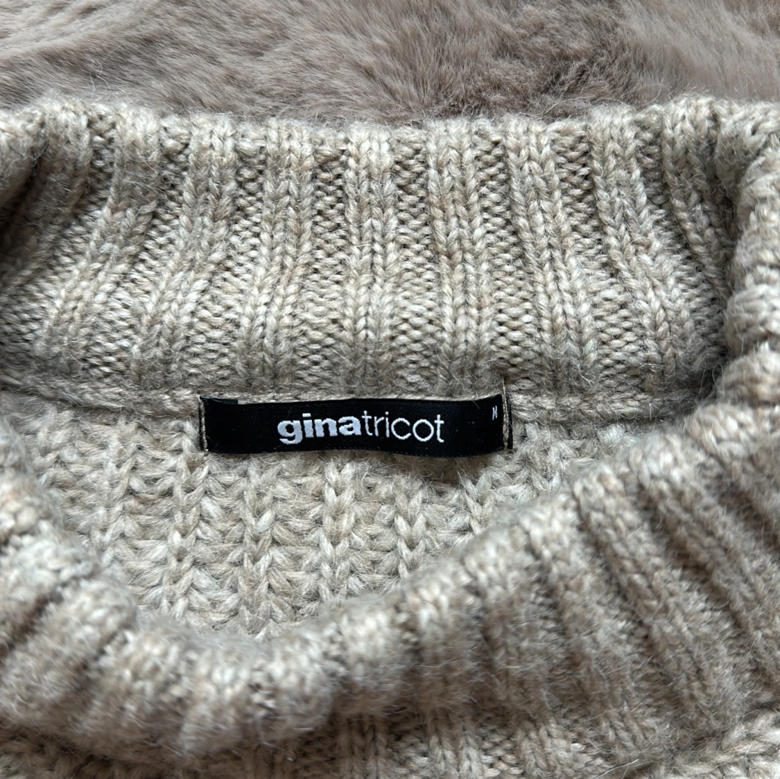 Stickad tröja  - 90