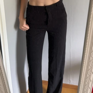 Kostym byxor hm  - Super fina kostymbyxor från hm. Bra längd på mig som är 176