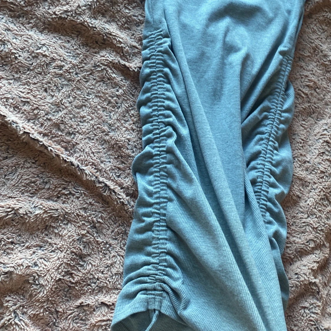 Säljer en klänning från HM i storlek Small.Använd ett fåtal gånger. Säljer pga för liten - 92