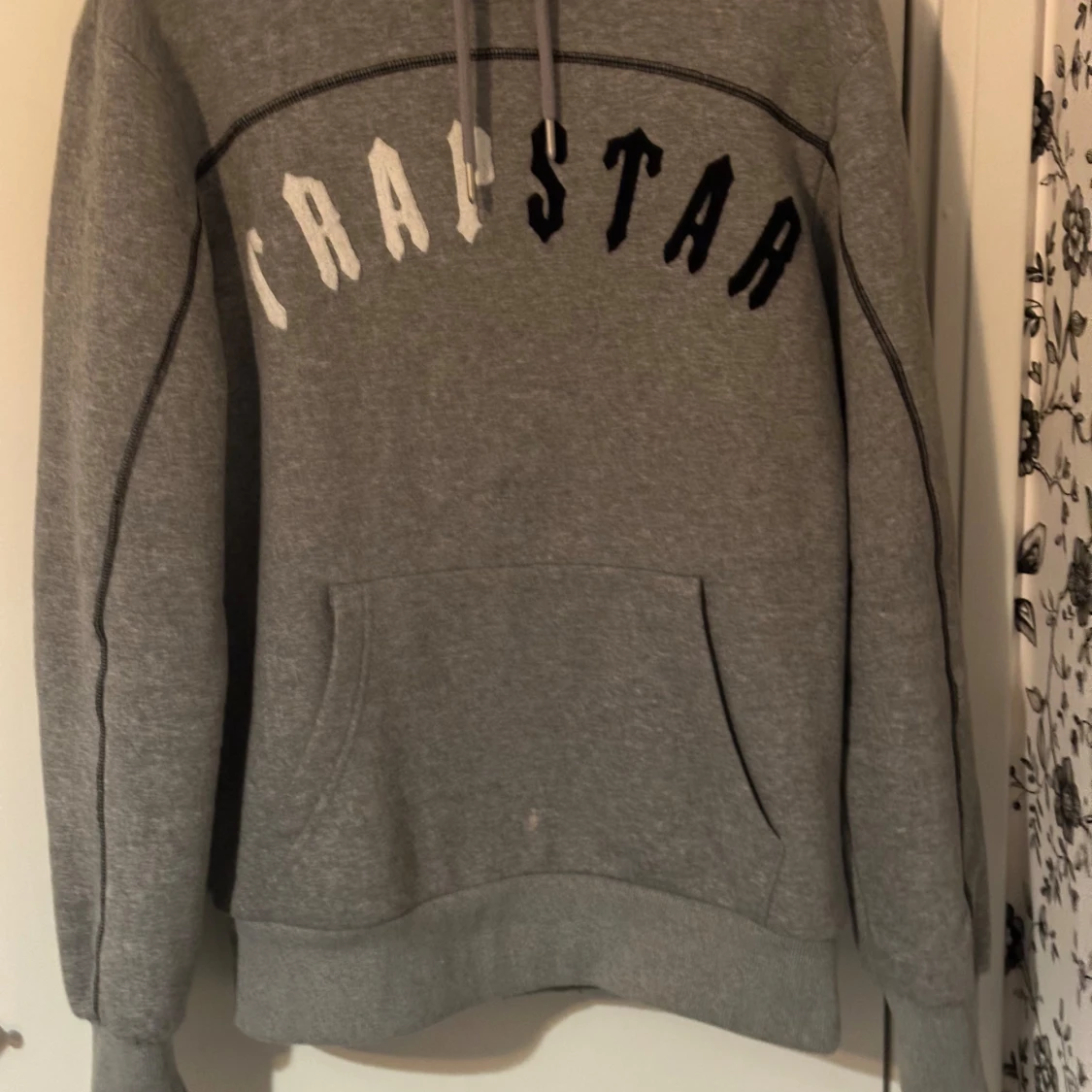 Grå hoodie från Trapstar - 90