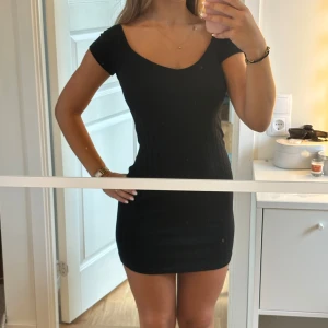 söt klänning - söt kort klänning från SHEIN i storlek Xs 💓