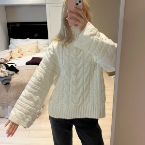 Stickad  - Storlek xs 