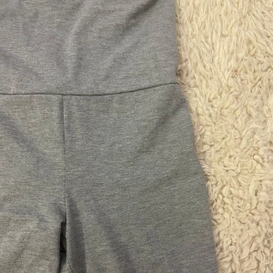 Yoga pants - Säljer mina gråa yoga pants då de aldrig kommer till användning!