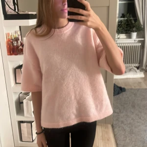 Stickad Gina tröja  - Från Gina Tricot, använd en gång! Superbra skick, inga defekter! 