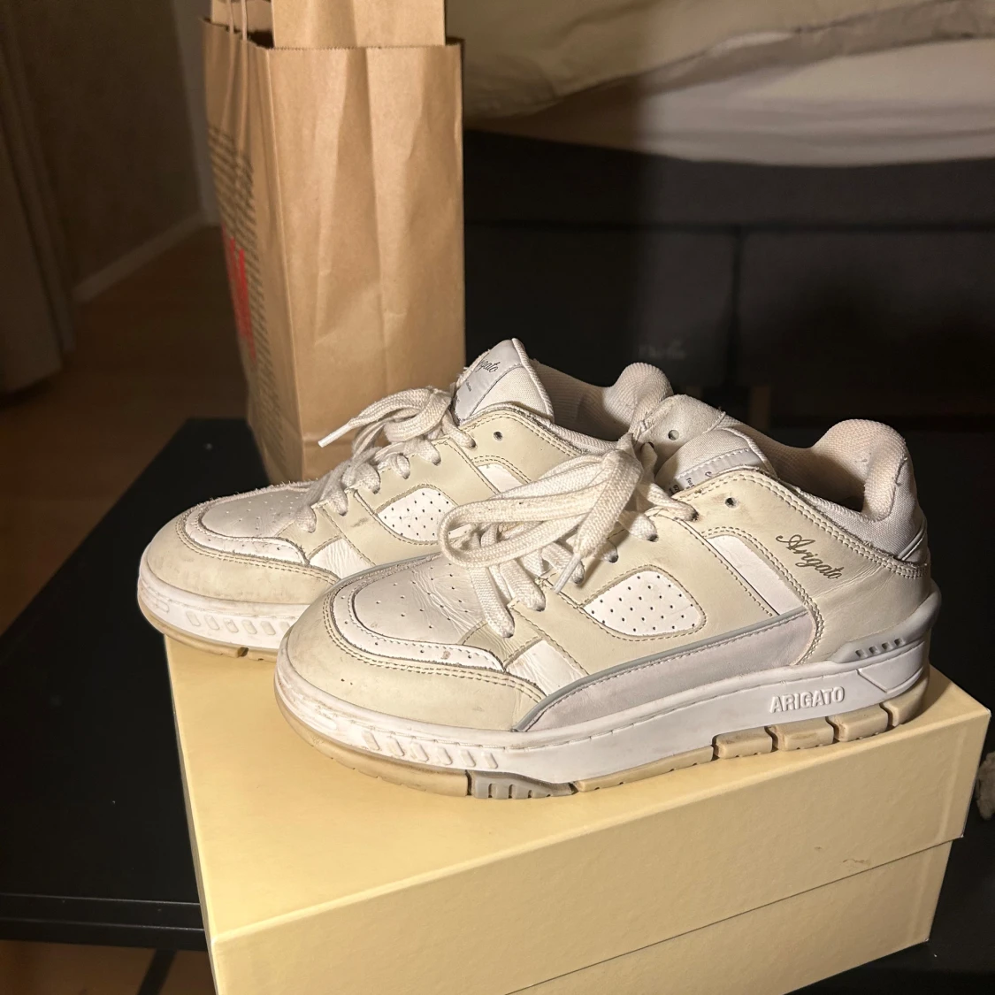 Area Axel Arigato  - 90