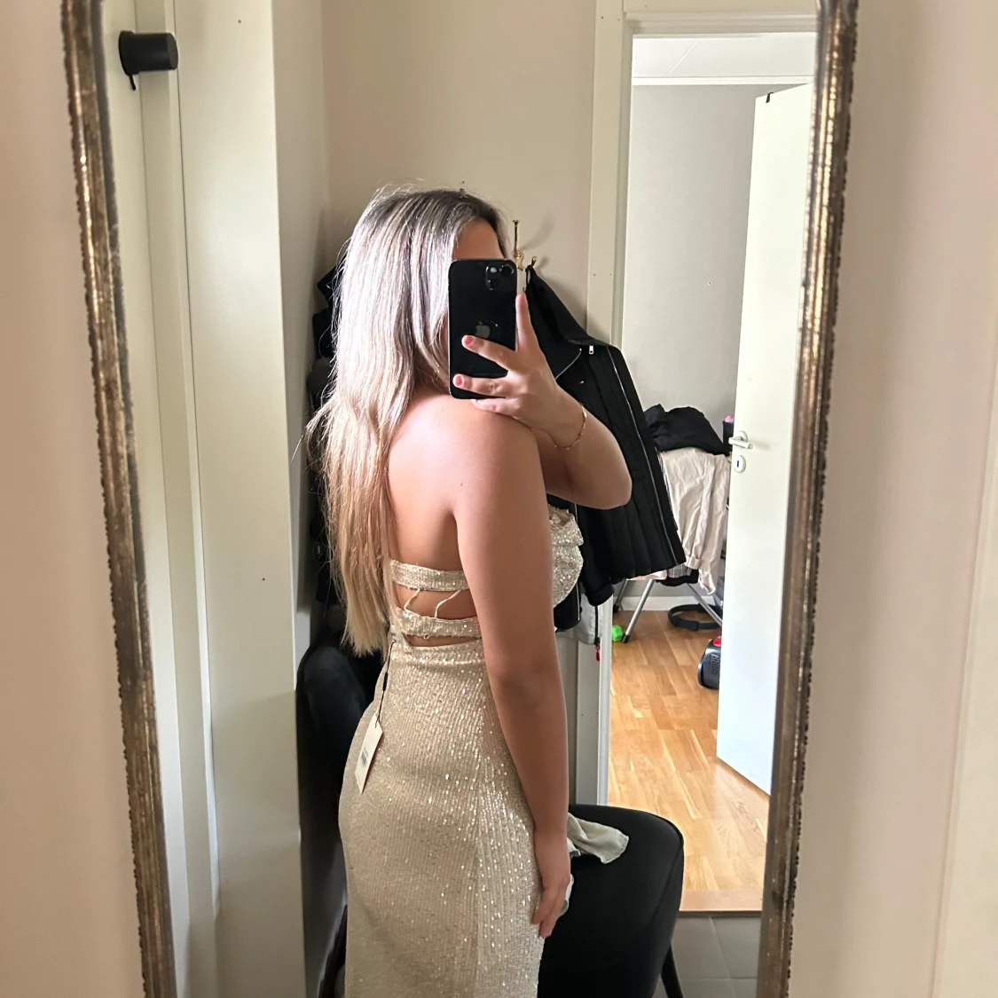 Glittrig klänning - 90