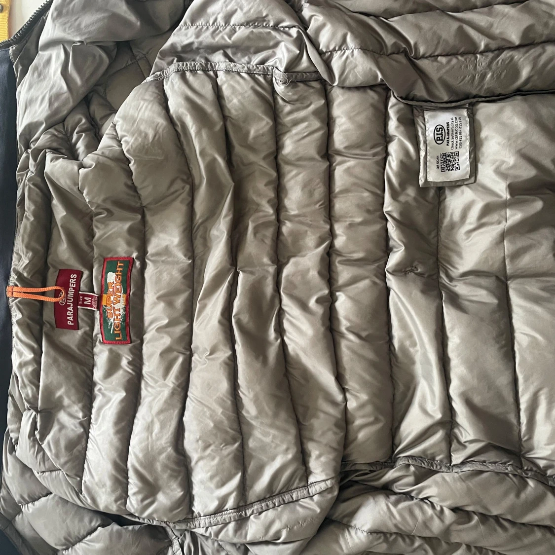 Mörkblå lättviktsjacka från Parajumpers - 91