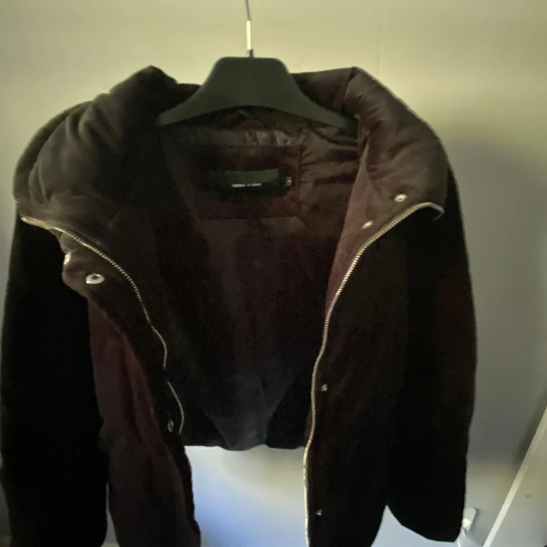 Svart pufferjacka - 92