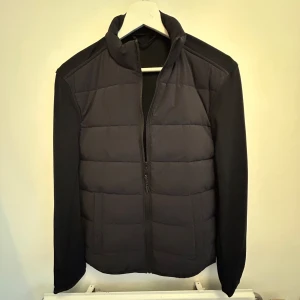 Zara Cardigan - Cardigan från Zara storlek S och i nyskick. 