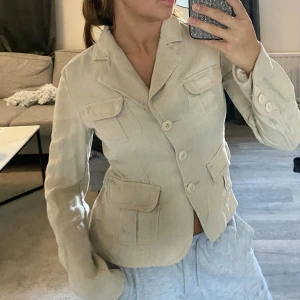 Kavaj - Beige linnekavaj från HM