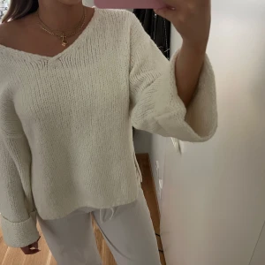 Stickad  - Stickad tröja från Gina tricot 