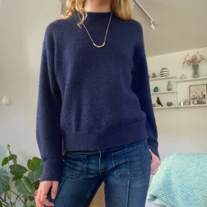Mörkblå stickad tröja - Tröja från Gina Tricot🩷 Storlek 146/152 men passar också 158/164🤗