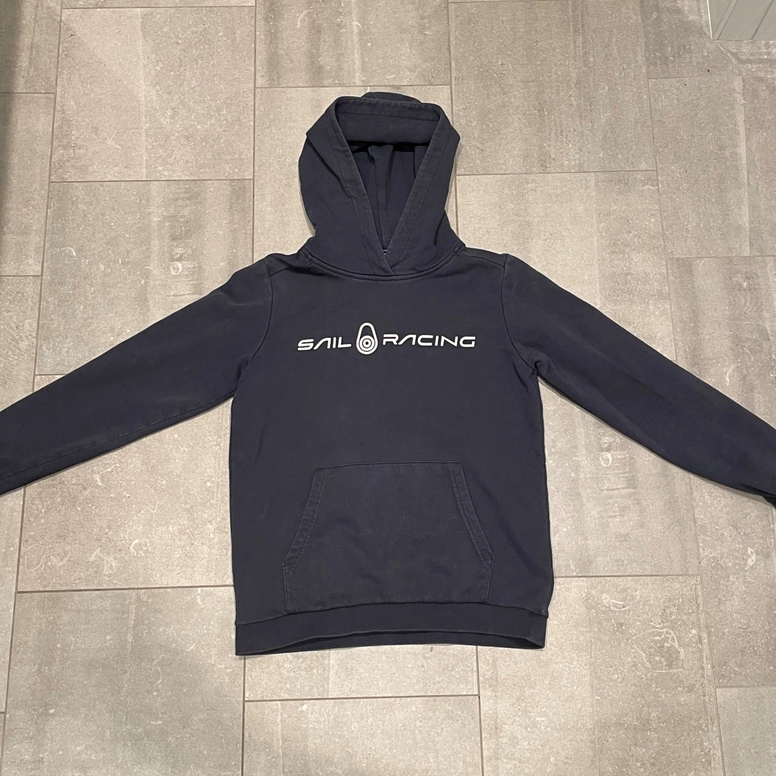 Hoodie från Sail Racing - 90