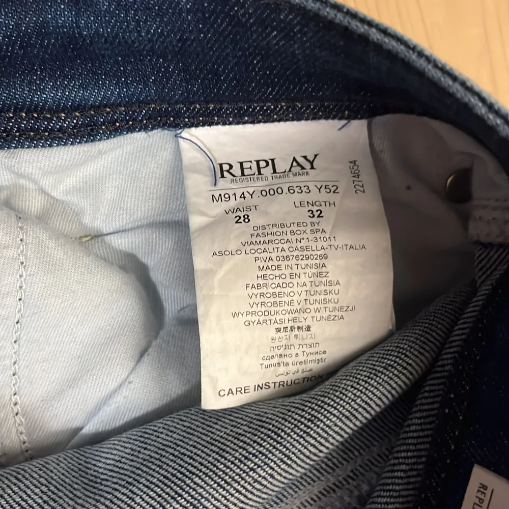 Ganska nya jeans använda fåtal gånger storlek W28 L32 men de är större och passar 30. Jeans & Byxor.