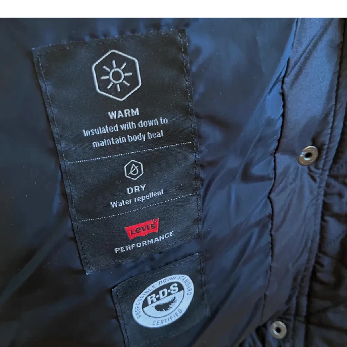 Svart dunjacka från Levi&#39;s - 91