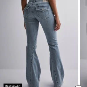 True religion jeans - Säljer mina true religions jeans i modellen joey, då de knappt använda längre. De är i mycket bra skick och passar perfekt i längden på mig som är 172❤️