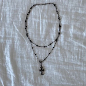 Kors halsband chrome hearts  - Såld 