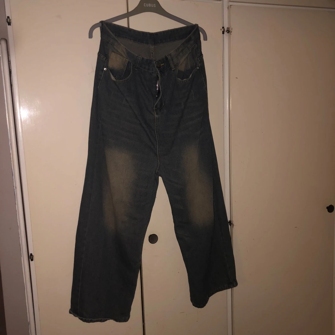 Blå jeansbyxor - 91