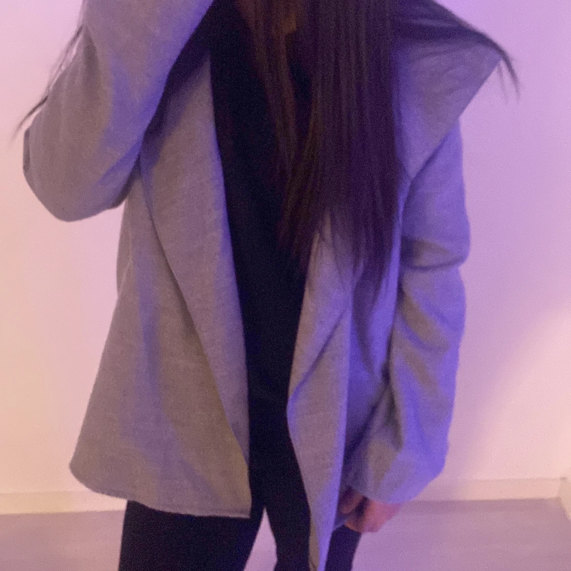 Grå omlottjacka med bälte - 93