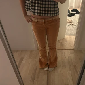 Orange manchesterbyxor - Så snygga och unika manchesterjeans!!🧡w27 L32